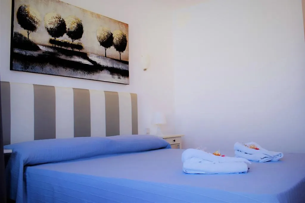 Apartamentos Sureda كانياميل