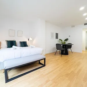 stay-u-nique-apartments-albeniz.top-hotels-tarragona.com/